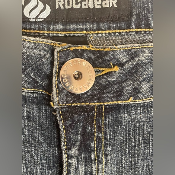 ROCAWEAR JEAN SHORTS. SILVER THREAD LOGO. WOMEN’S SIZE 20. BLUE, DARK WASH. - Picture 2 of 6